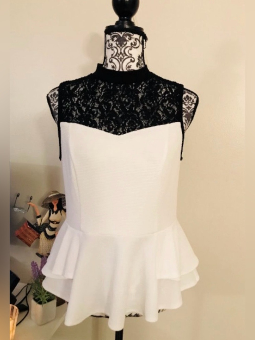 Thalia Sodi White and Black Laced Neck Sleeveless Peplum Top - Medium